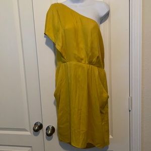 BCBGENERATION SHOULDER DRESS